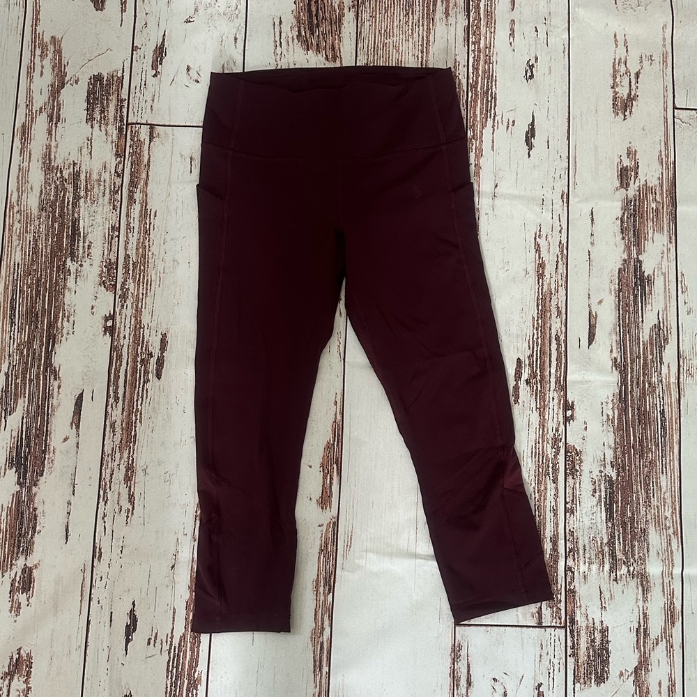 Lululemon- cropped leggings maroon size 8